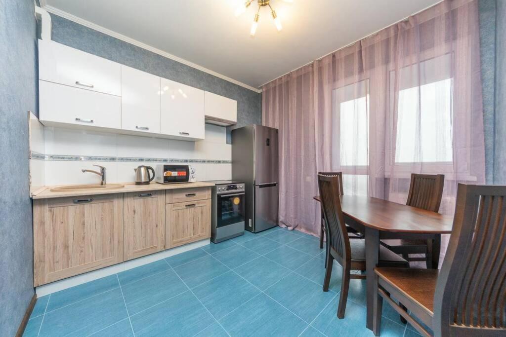 Современные Апартаменты Метро Харьковская Генератор В Доме Kiev Extérieur photo